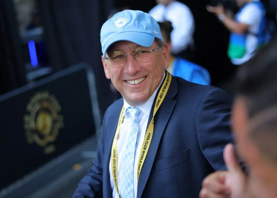 Botafogo tem decisão favorável na Justiça contra Textor e dívida salta para R$ 2,7 bi