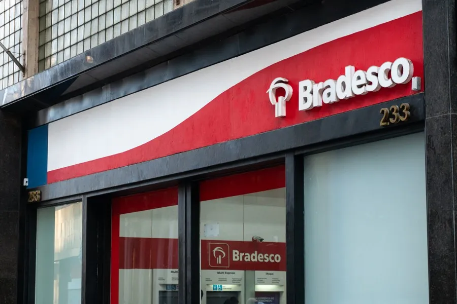 Bradesco (BBDC4) avança e se aproxima da máxima histórica; veja cenário