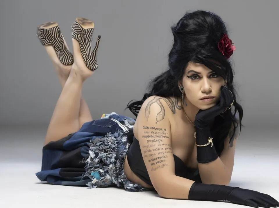 Clariana apresenta tributo a Amy Winehouse no Pelourinho