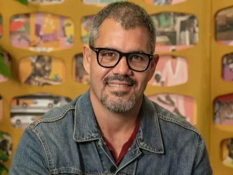 Curso para homens criado por Juliano Cazarré terá palestras de médicos, instrutor de tiro e pastor