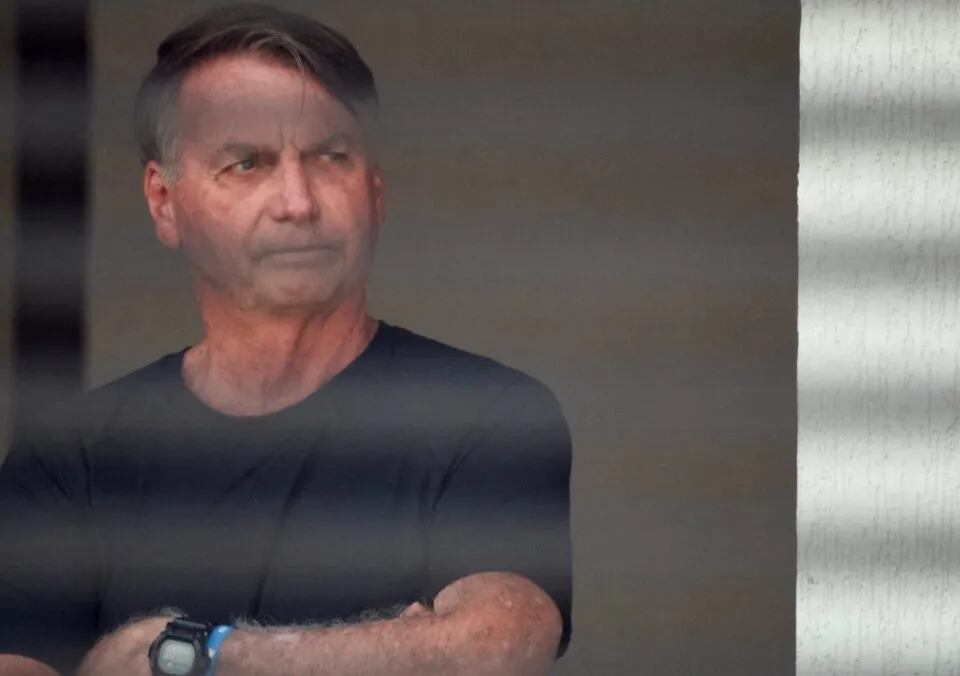 Defesa de Bolsonaro envia relatórios médicos ao STF que indicam cirurgia no ombro