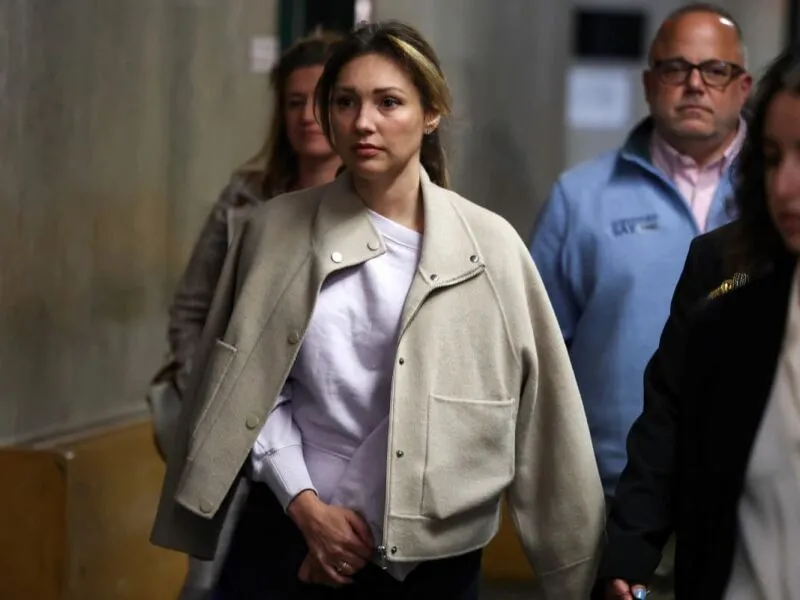 Ex-atriz faz depoimento emotivo em novo julgamento por estupro contra Weinstein