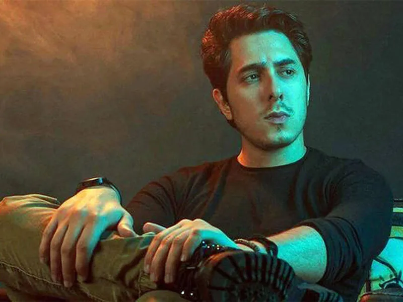 Felipe Castanhari faz alerta após perder o seu gato envenenado por uma dedetização