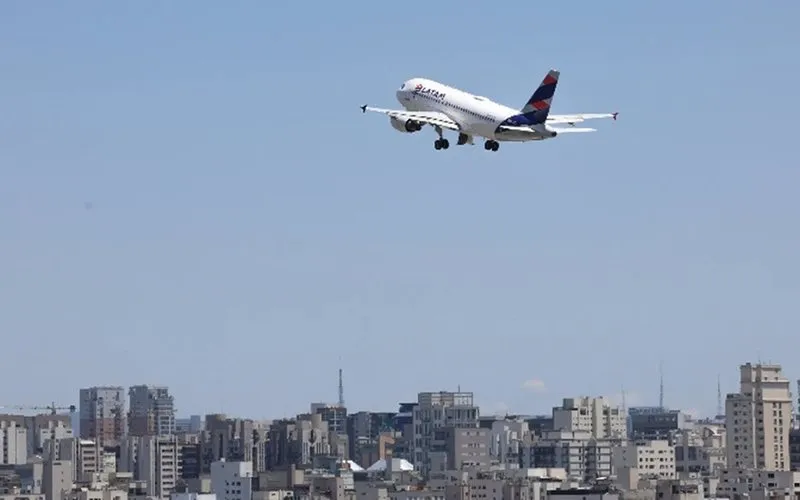 Governo cria linha de financiamento para mitigar alta do querosene de aviação