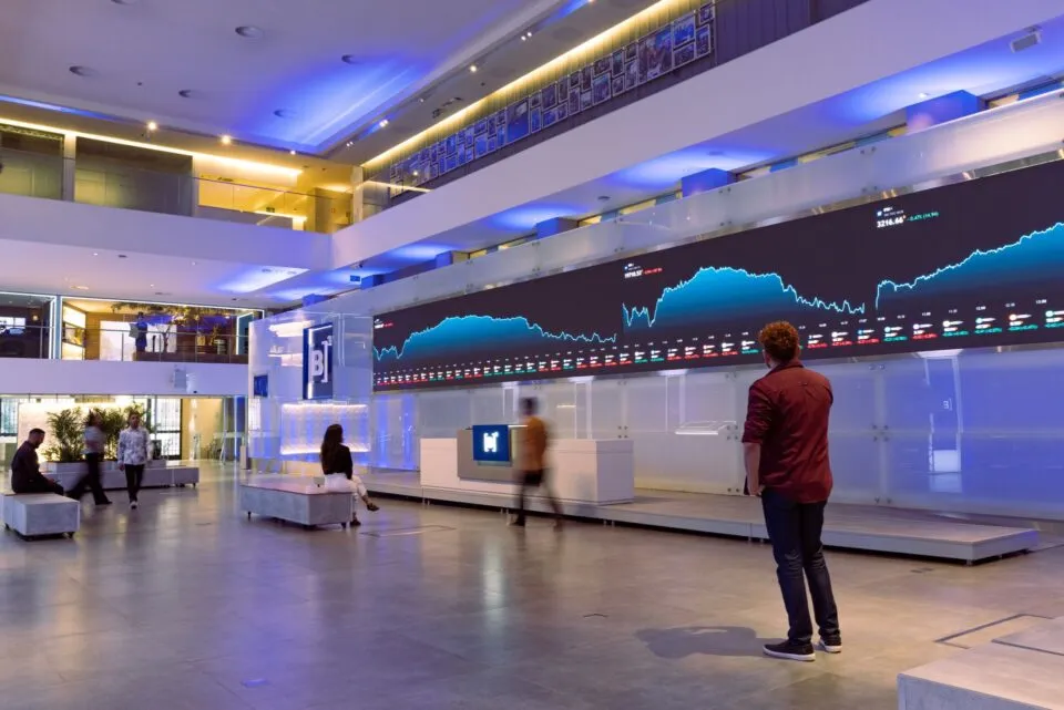 Ibovespa Futuro sobe na contramão de NY apesar das incertezas sobre a trégua no Irã