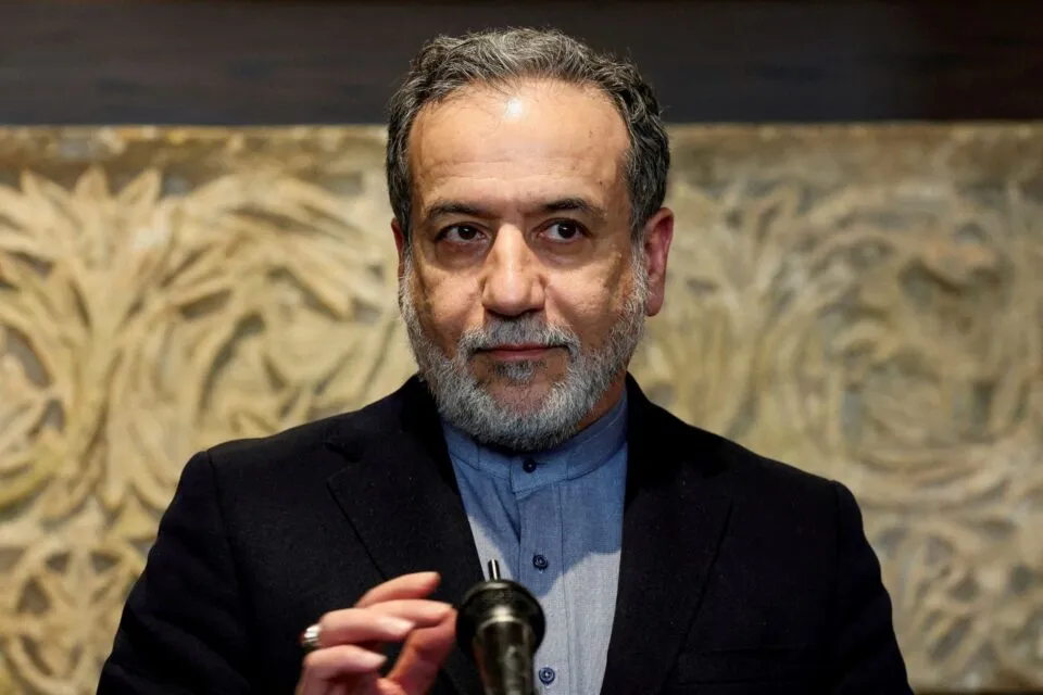 Irã analisa pedido de Trump para negociações, diz ministro das Relações Exteriores