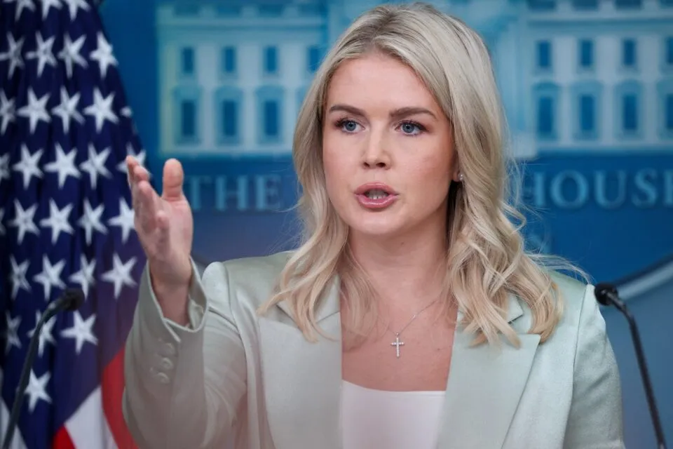 Irã teria indicado que poderia entregar urânio enriquecido, diz Casa Branca