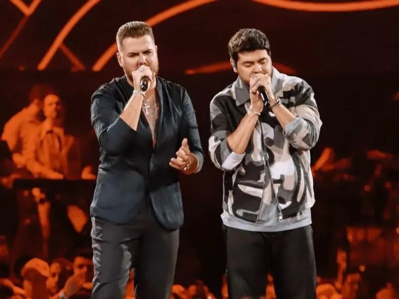 Justiça proíbe vídeo da dupla Zé Neto e Cristiano baseado em diálogos envolvendo Vorcaro