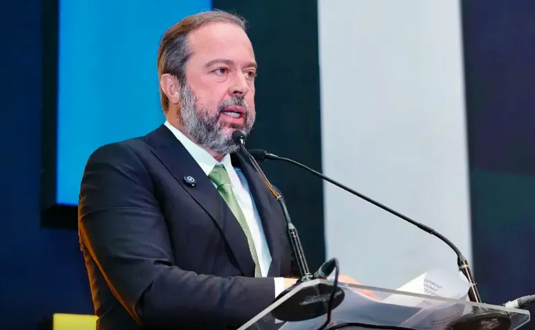 Justiça suspende cobrança de imposto de exportação de petróleo para 5 multinacionais