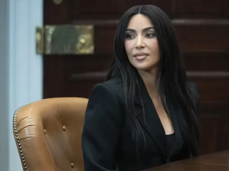 Kim Kardashian ignora avisos sobre o passado ‘mulherengo’ de Lewis Hamilton e planeja casamento