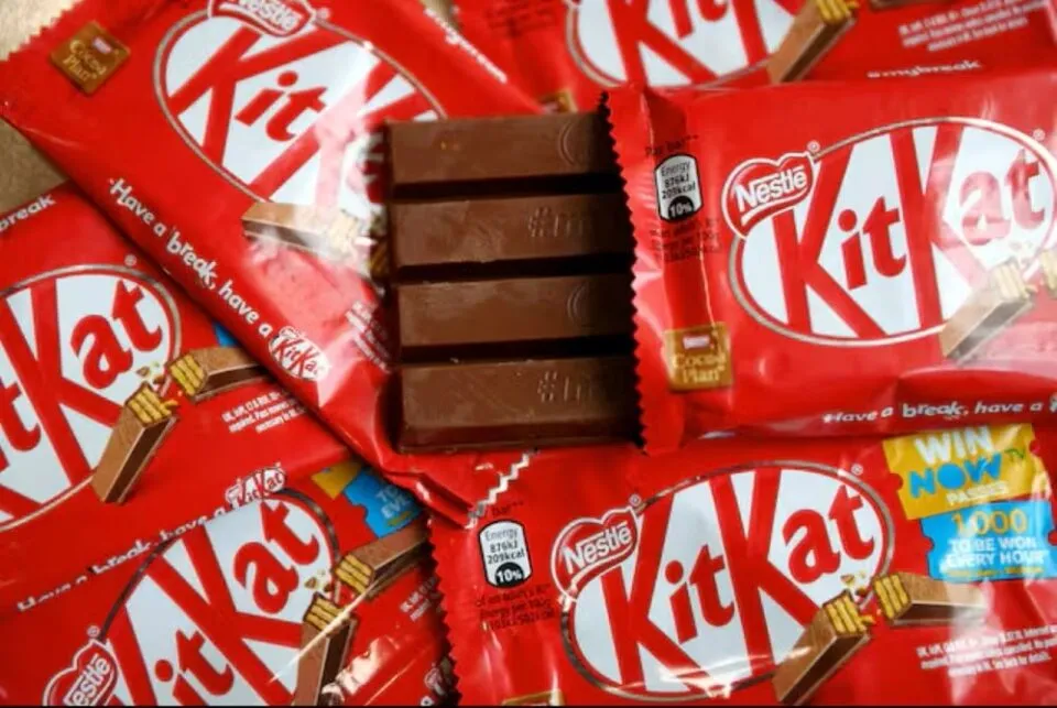 KitKat lança ‘rastreador’ de chocolates após roubo de 12 toneladas; entenda