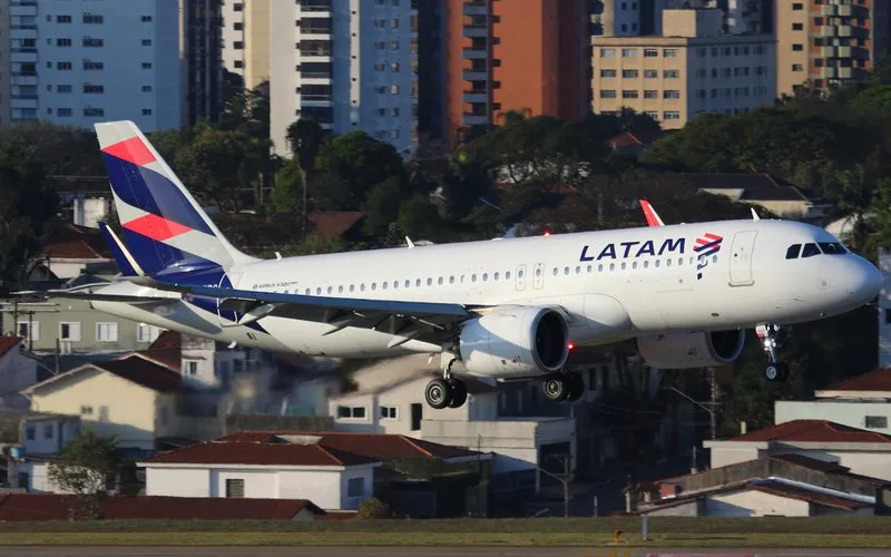Latam e Delta firmam acordo para reparo de componentes do Airbus A320