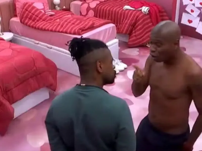 Leandro Boneco e Edilson se reencontram na final do BBB 26 e se reconciliam: “Fica lá dentro”