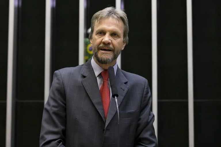 Líder do PT defendeu criar Terrabras em reunião com Embaixada dos EUA