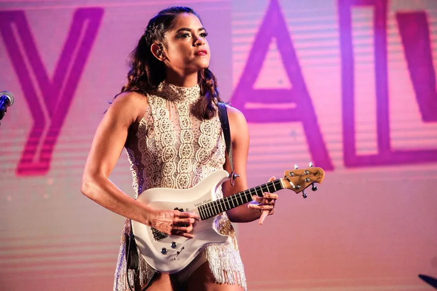 Em nova fase da carreira, Lucy Alves anuncia shows em Salvador