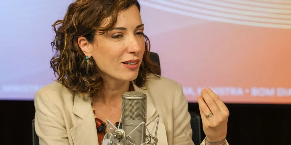 Mulheres agregam diversidade na mesa do trabalhador, diz ministra