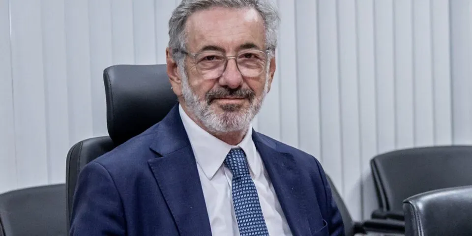 Novo ministro do Desenvolvimento apoia jornada de 40 horas