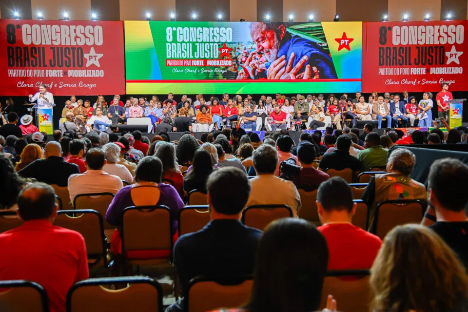 PT aprova manifesto com diretrizes para eleições 2026 e faz aceno ao centro