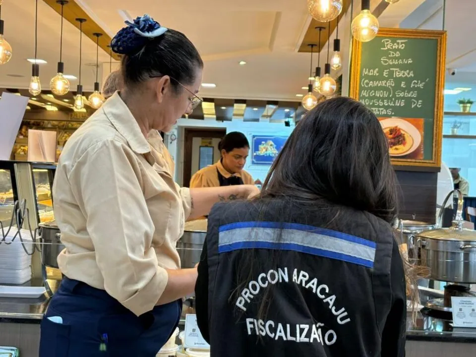 Pesquisa do Procon Aracaju revela variação de preços em refeições e lanches na capital