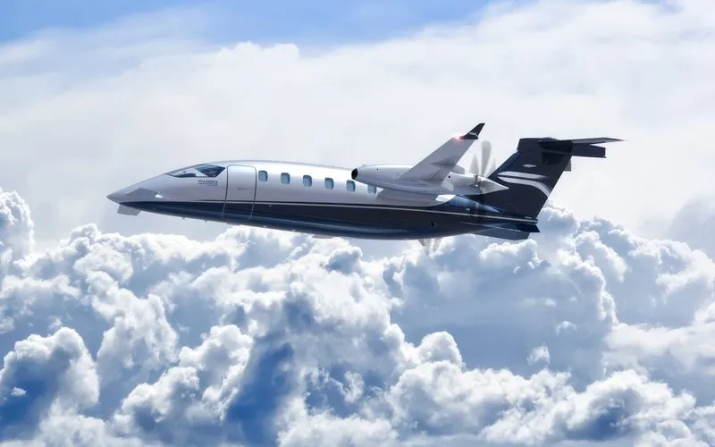 Piaggio Aerospace fecha primeira venda do P.180 Avanti NX