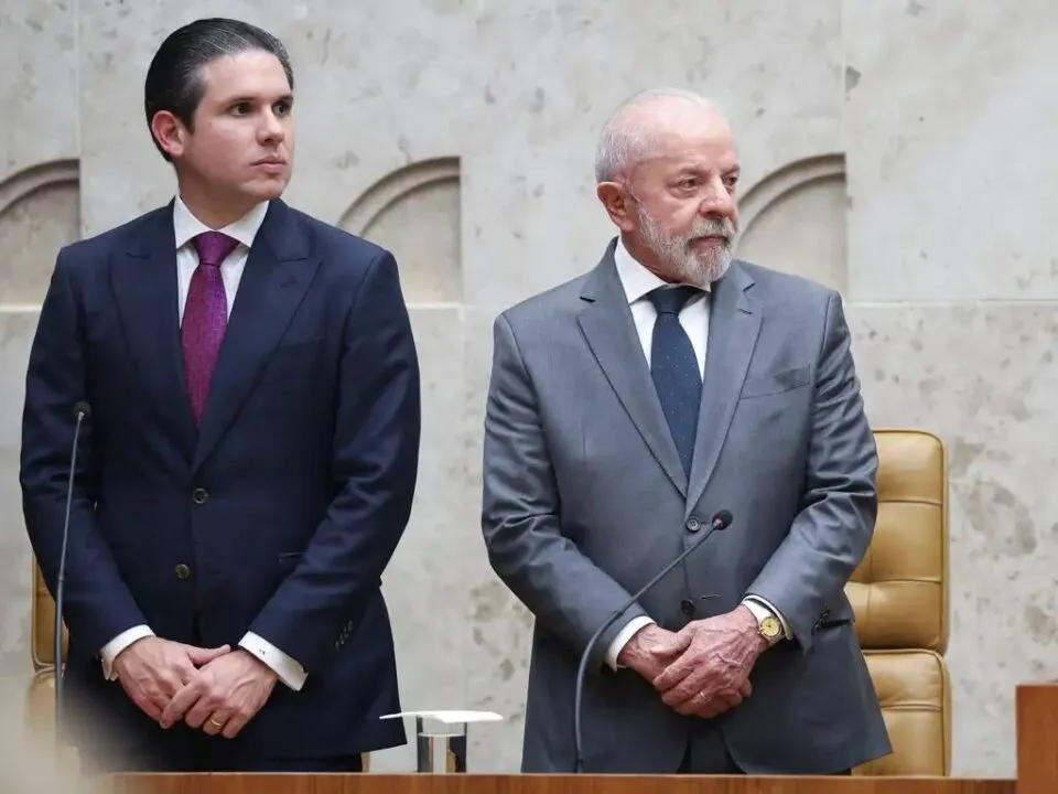 Planalto contradiz Motta e diz que governo ainda avalia projeto próprio