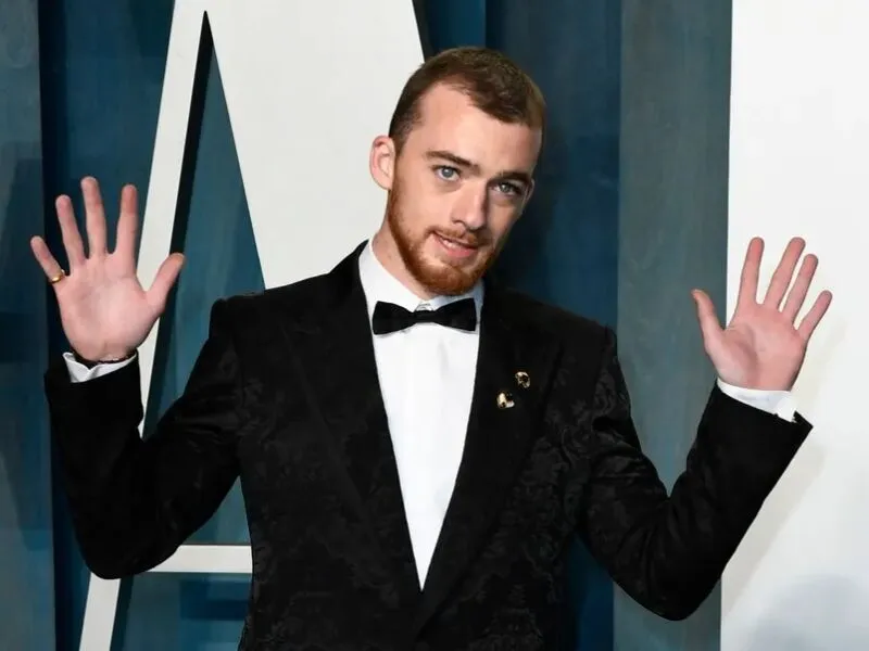 Por que ”Euphoria” manteve personagem de Angus Cloud vivo após morte do ator?