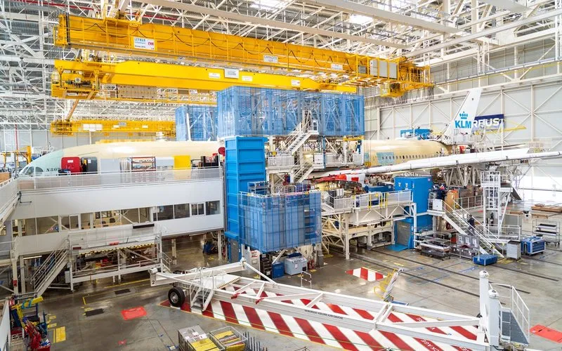 Primeiro Airbus A350 da KLM entra na linha final de montagem