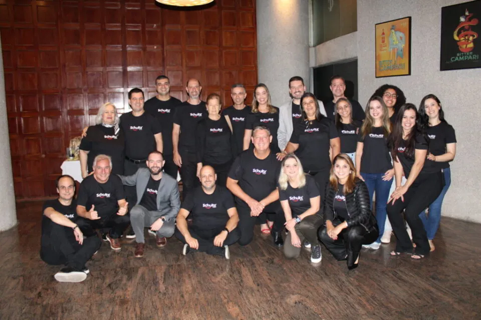Schultz celebra 40 anos e anuncia nova fase como grupo consolidado; veja a galeria de fotos