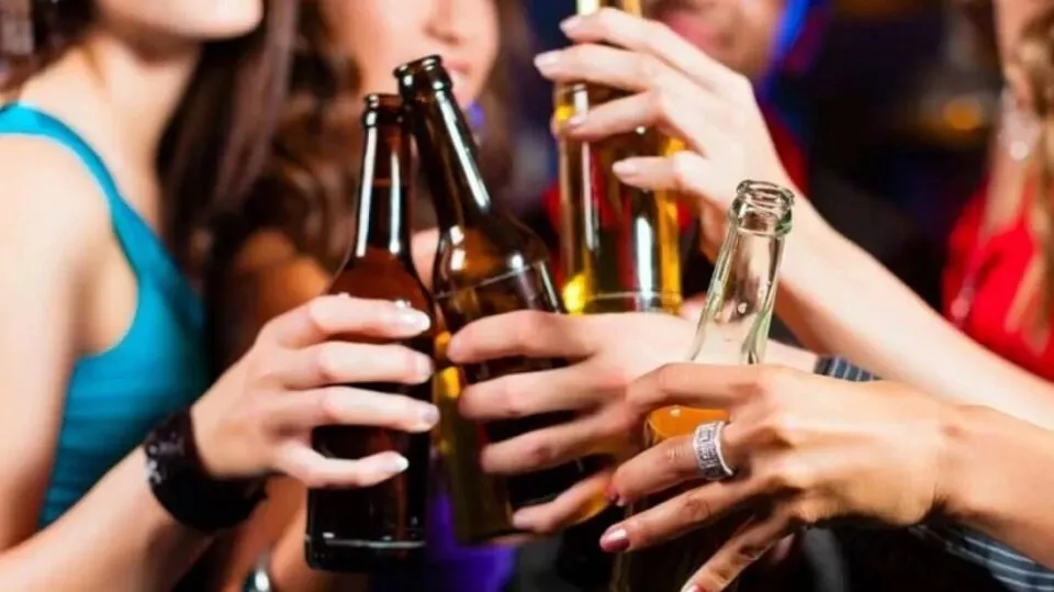 Sergipe lidera consumo precoce de álcool entre adolescentes no Nordeste, aponta IBGE