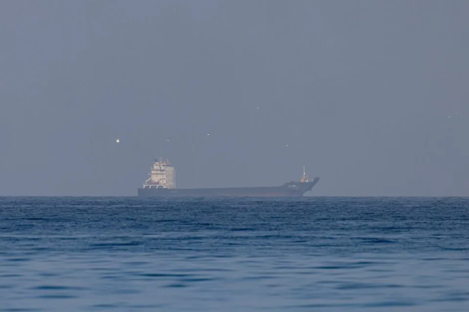 Tráfego em Ormuz atinge maior nível desde início da guerra após novos acordos