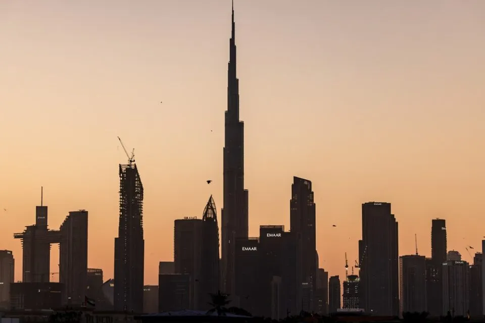 Um mês depois, conflito com Irã esvazia hotéis e derruba turismo em Dubai