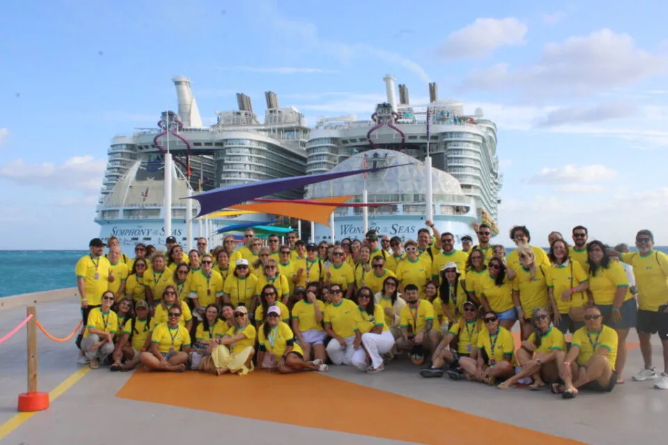 agentes exploram CocoCay no segundo dia de programação; veja fotos
