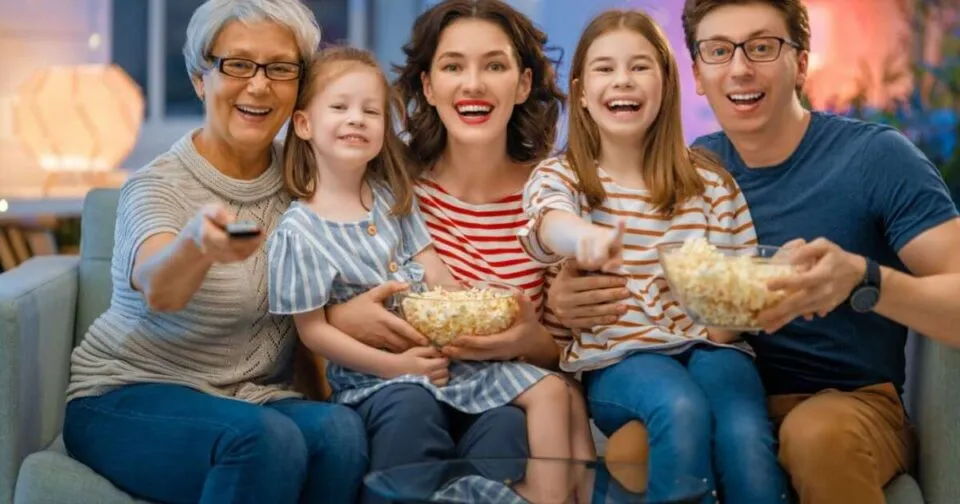 5 filmes sobre maternidade para aprender inglês em família