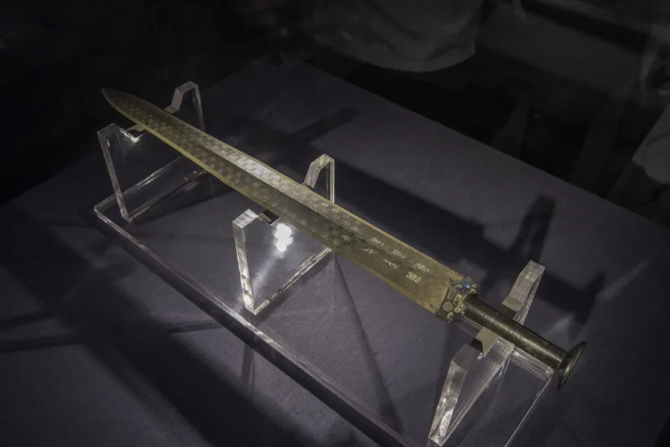 A Espada de Goujian, encontrada em 1966, no enferrujou nem perdeu o fio em 2.500 anos