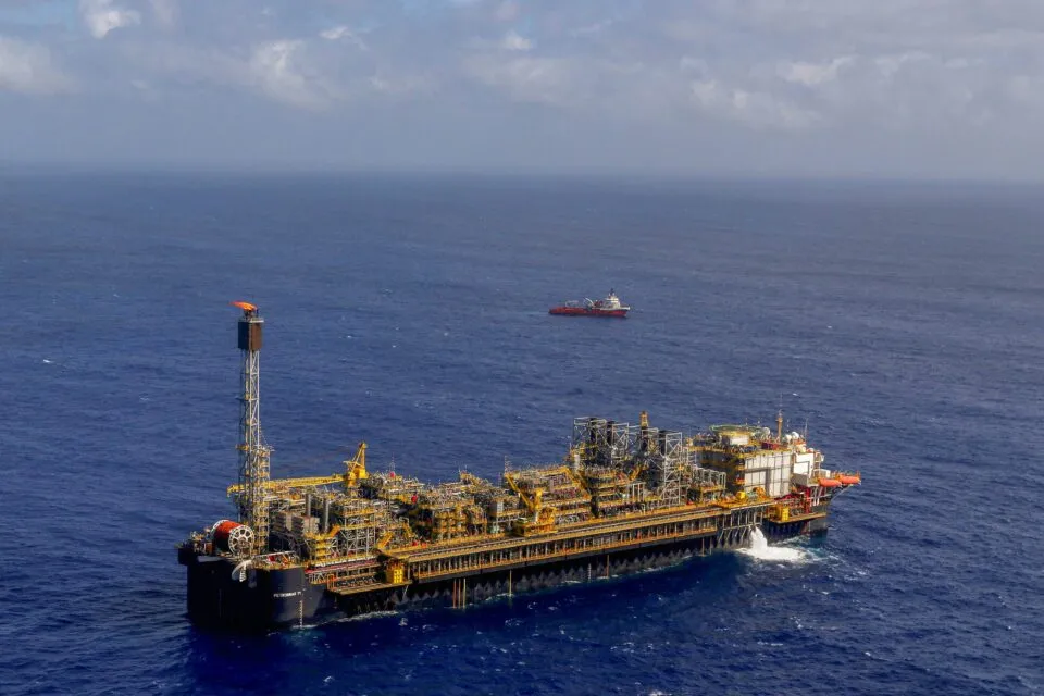 AGU pede ao STF que mantenha atual distribuição de royalties do petróleo