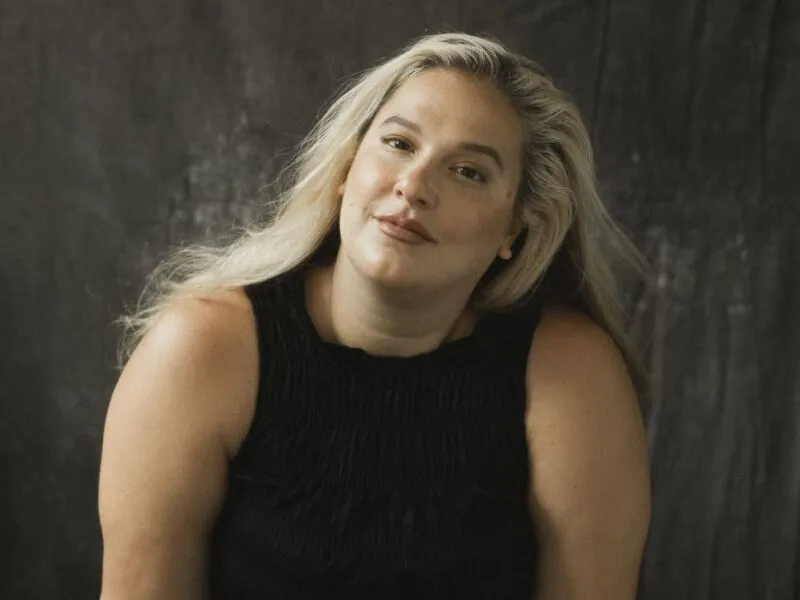 Alice Caymmi volta a Pernambuco com tributo à tia Nana em temporada na Caixa Cultural Recife