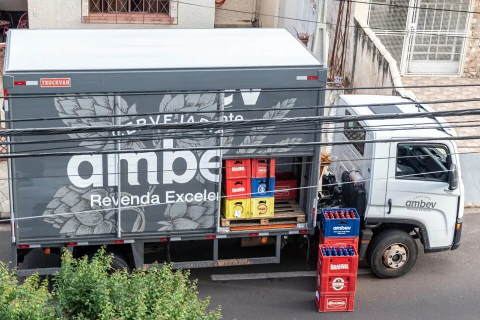 Ambev entregou tudo que investidor queria, mas o que falta para mercado se convencer?