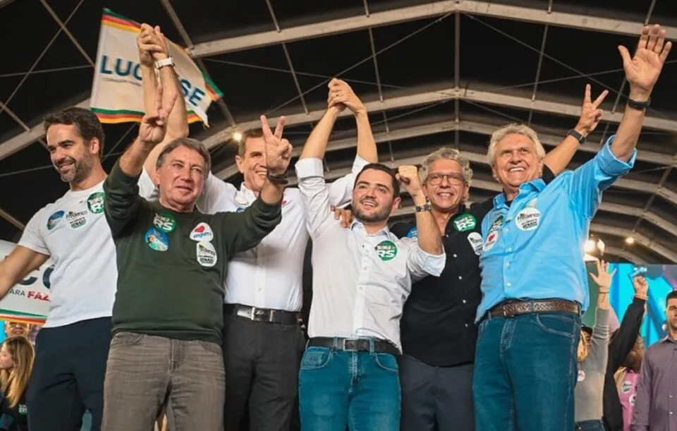 Ao lado de Leite e Caiado, Gabriel Souza lança pré-candidatura ao governo do RS