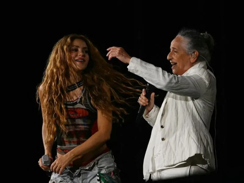 Após show histórico, Shakira manda áudio agradecendo a participação de Maria Bethânia