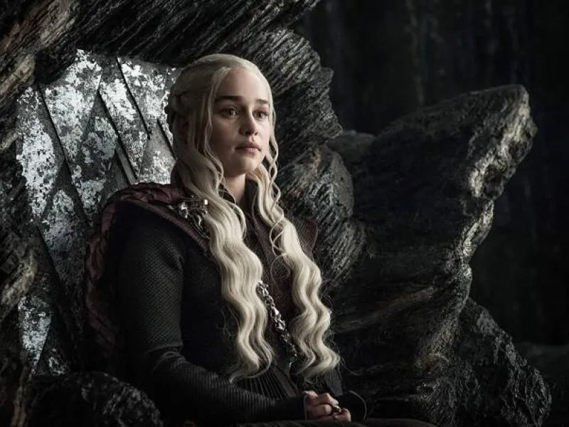Atriz de Game of Thrones diz que ‘deveria ter morrido’ após passar por cirurgias de aneurisma