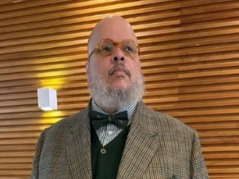 Caso Ed Motta: Polícia ainda ouve testemunhas e aguarda novas provas da defesa do cantor, diz delega