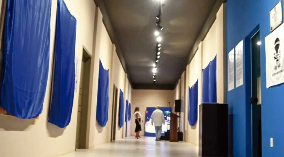 Corredor Cultural Wellington Santos “Irmão” recebe exposição ‘Ruas de Ará’