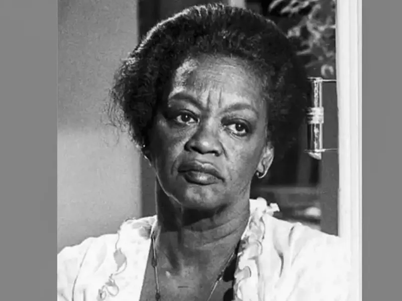 Dama do teatro, Ruth de Souza completaria 105 anos nesta terça-feira (12)
