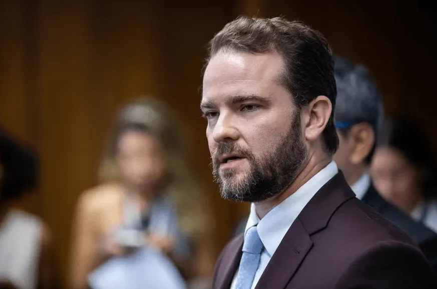 Decisão dos EUA vai prejudicar famílias e organizações brasileiras