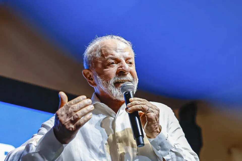 Desaprovação de Lula sobe a 52% e amplia pressão após derrotas