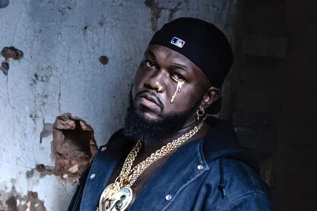 Djonga traz sua turnê a Aracaju nesta sexta-feira (15), com show no Clube do Banese