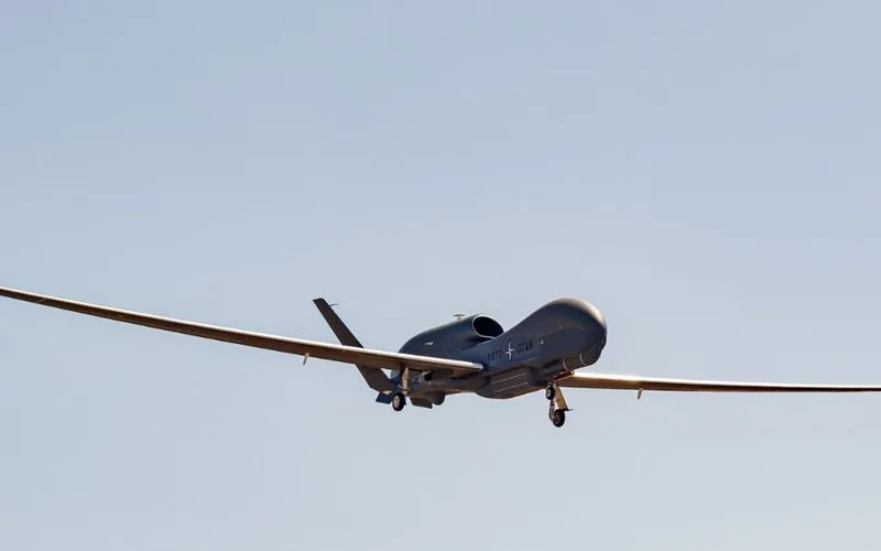 Drones vindos da Rússia atingem instalação de petróleo na Letônia