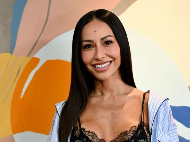 Em “Minha Mãe com Seu Pai”, Sabrina Sato não se contém