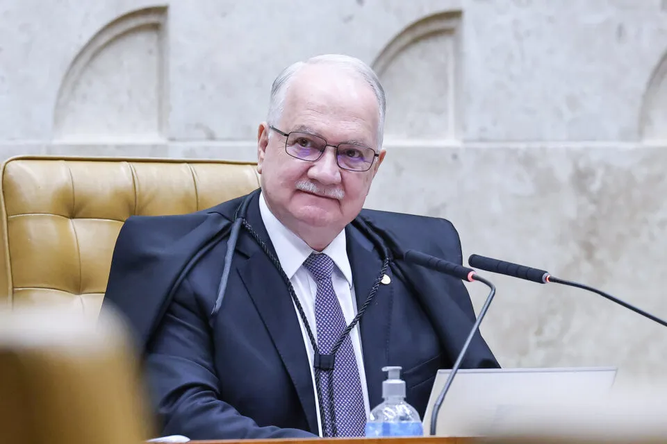 Fachin diz que ‘Parlamento e Judiciário não se enfrentam nem se substituem’