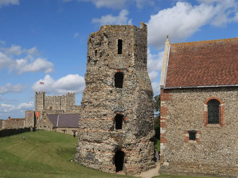 Farol de Dover: um dos últimos faróis romanos ainda existentes no mundo
